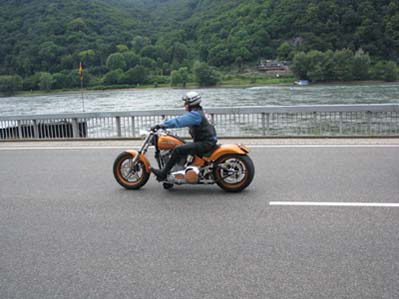 I196 (22)
